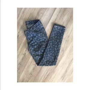Old Navy floral design skinny jeans: Size 2